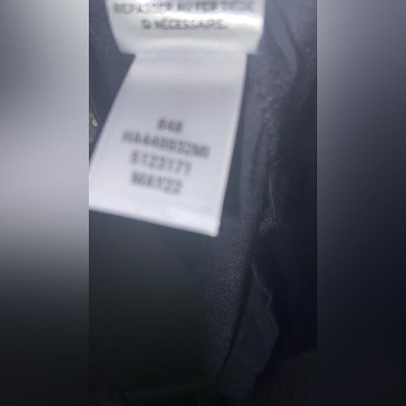 Cutout Detail T-Shirt
Halogen - Picture 8 of 9